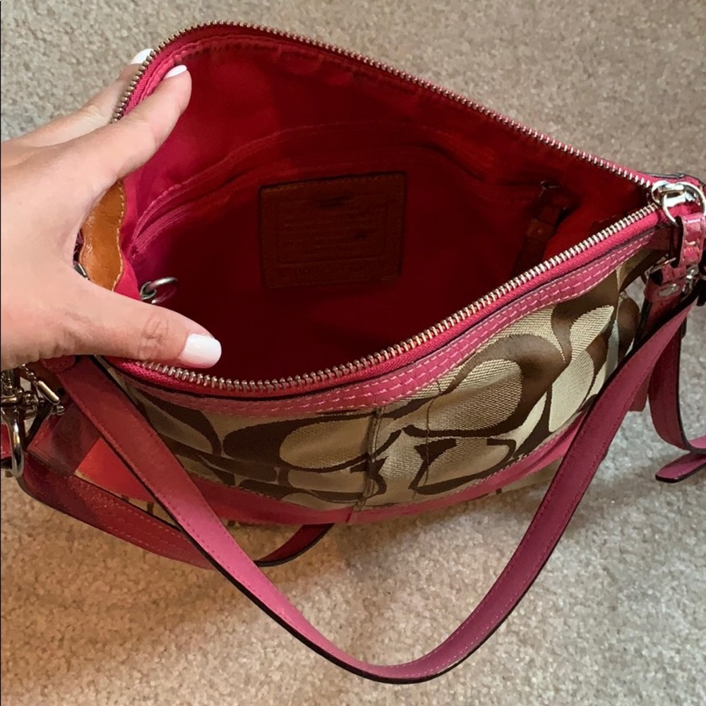Pink coach purse - Picture 3 of 3